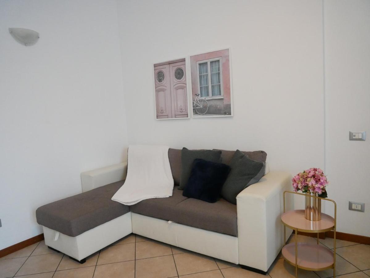 Diadema Pink - Immobili E Soluzioni Rent Apartment Bergamo Ngoại thất bức ảnh